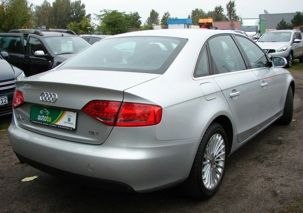 Audi A4 cena 38900 przebieg: 136000, rok produkcji 2010 z Ostrowiec Świętokrzyski małe 326